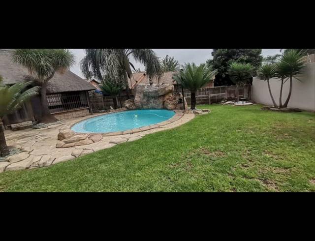 3 BEDROOM HOUSE FOR SALE IN SUIDEROORD